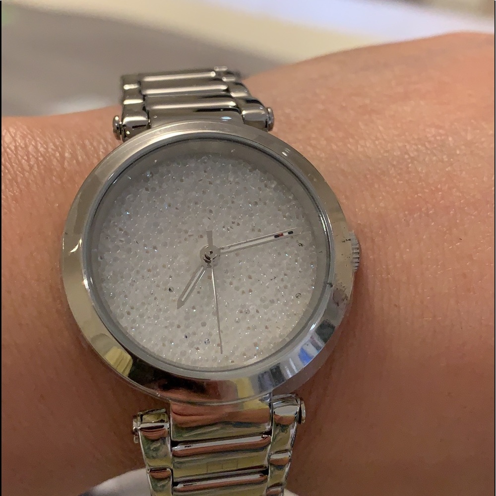 BrandNew - Picture 5 of 7